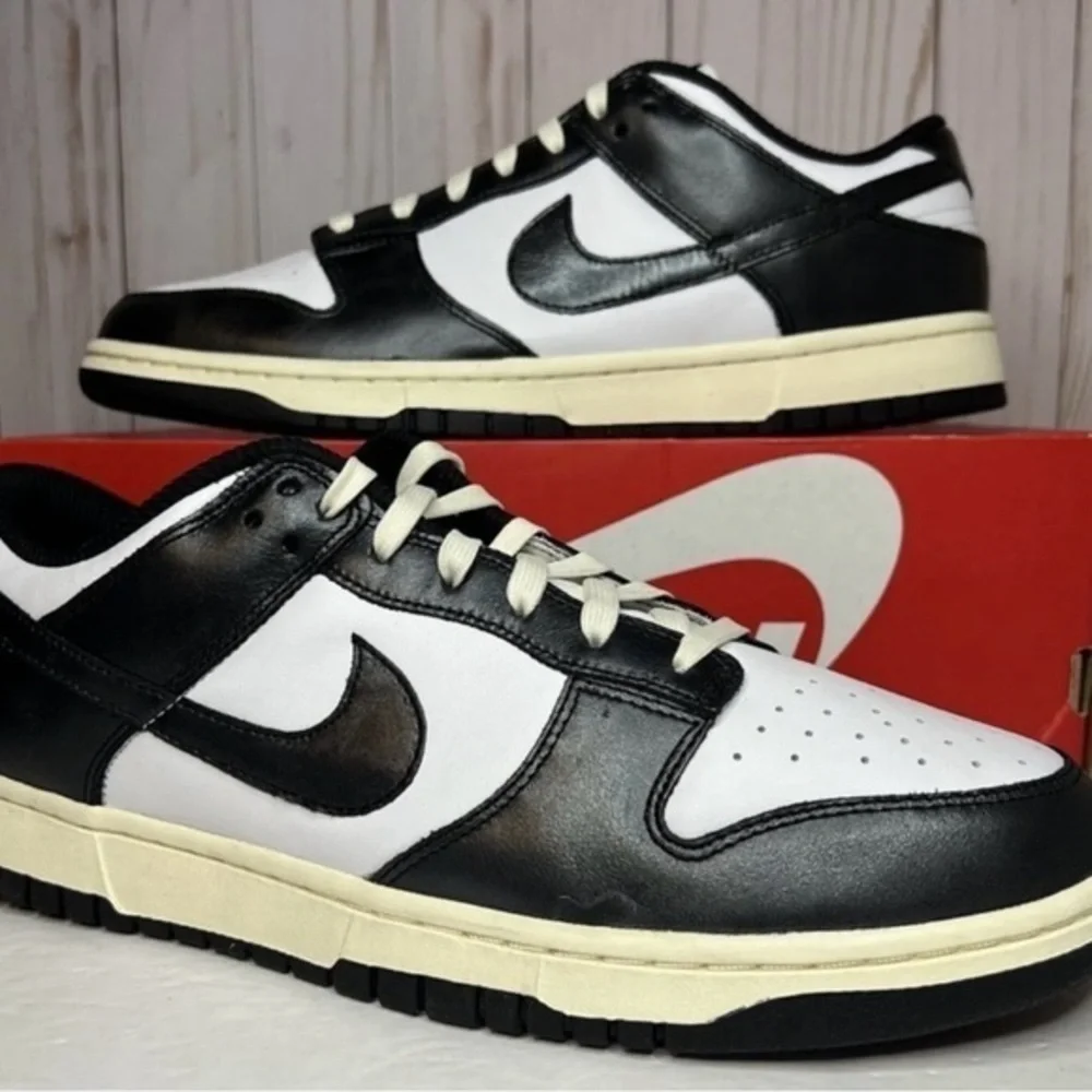 Nike Dunks Pandas Low Top Tennis Shoes, Men’s Size 8, NIB Dead Stock